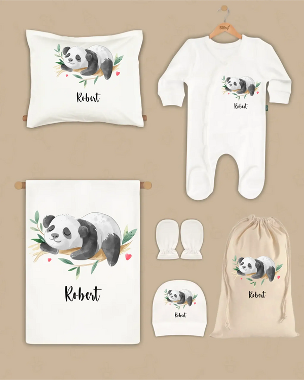 Gepersonaliseerde 6-delige newborn cadeauset met panda design en naam voor pasgeborenen.