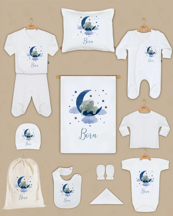 Gepersonaliseerde babykledingset met de naam Bora, gemaakt van 100% biologisch katoen, inclusief dekentjes en mutsen.