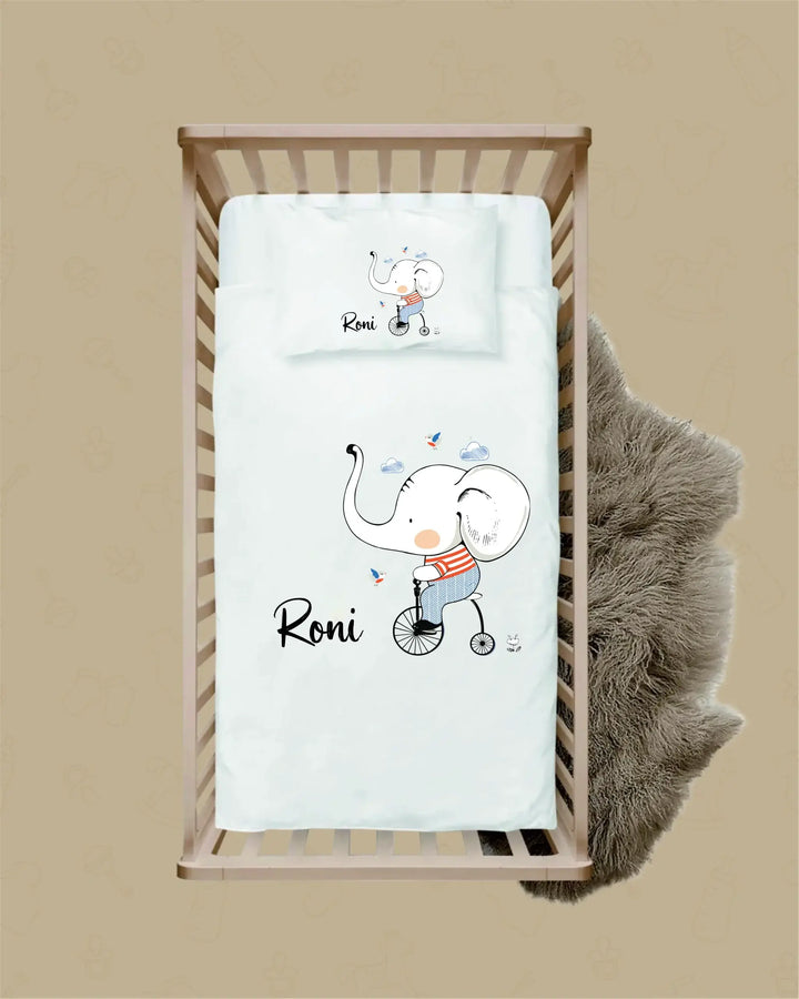 Gepersonaliseerd 3-delige dekbedovertrek met olifant en naam 'Roni', perfect voor ledikant. Katoenen materiaal.