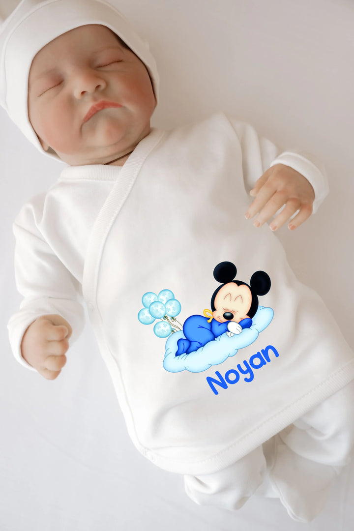 Slaapmuisje blauwe babykleding met naam Noyan, schattige en zachte babyset voor pasgeboren jongen.