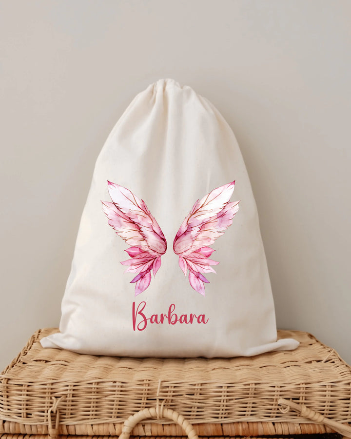 Gepersonaliseerde katoenen tas met roze vleugels en naam Barbara, perfect voor een newborn babyset.