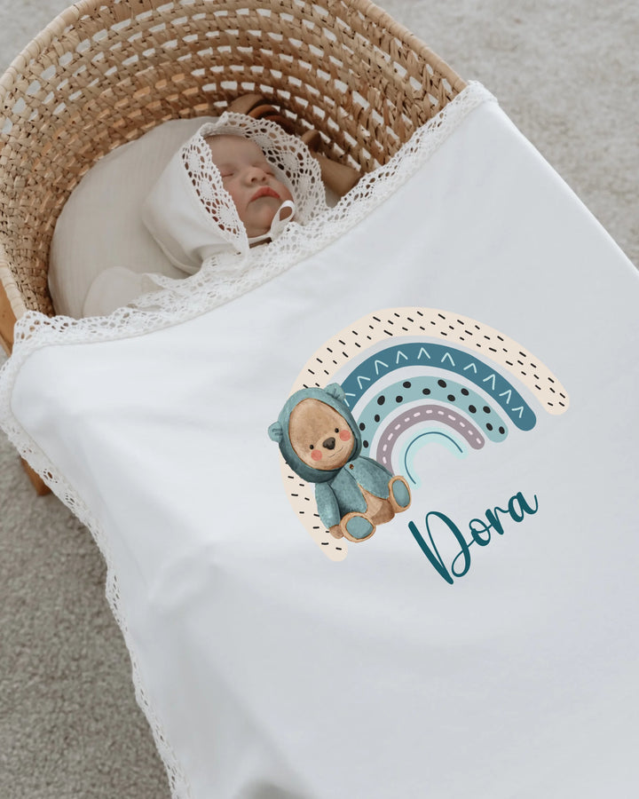 Luxe geboortepakje met schattige teddybeer en regenboogprint voor meisjes, perfect voor newborns