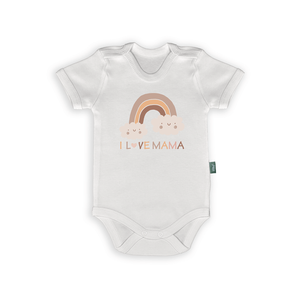 Romper met regenboog en "I LOVE MAMA" tekst, ideaal voor kraamcadeaus of zwangerschapsaankondigingen.