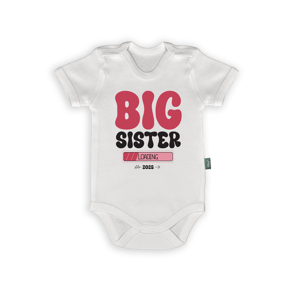 Rompertje met tekst 'Big Sister Loading 2025' voor zwangerschapsaankondiging en fotoshoots.