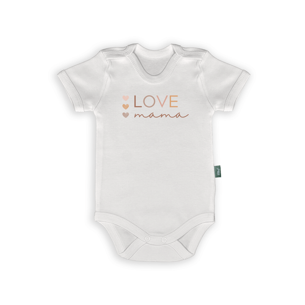 Rompertje met tekst 'I Love Mama' in zachte aardetinten, perfect als Moederdag- of geboortecadeau.