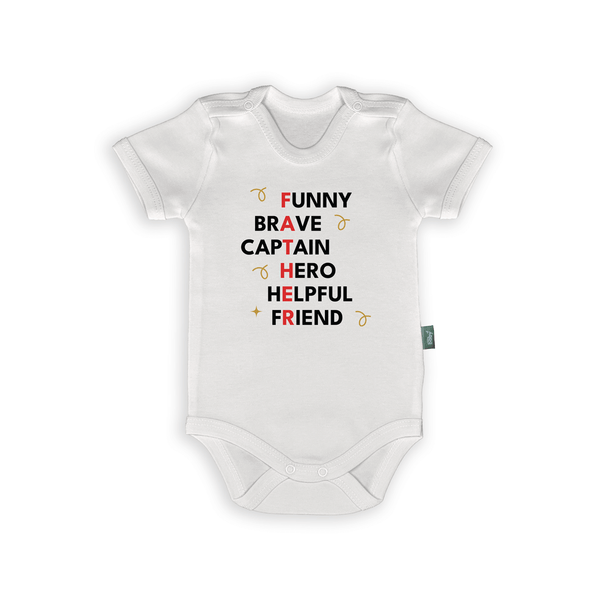 Rompertje met tekst 'Funny, Brave, Captain, Hero, Helpful, Friend' - origineel cadeau voor Vaderdag.