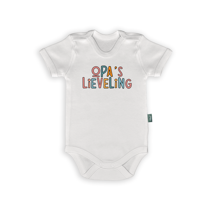 White baby romper with colorful text 'Opa's Lieveling', ideal gift for grandparents.