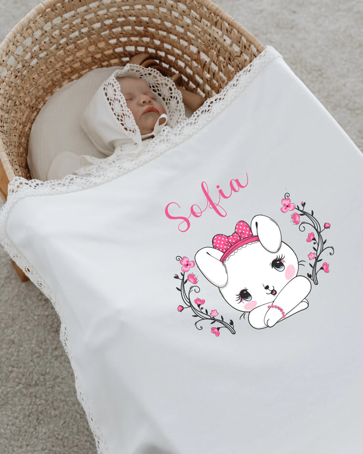 Gepersonaliseerd baby dekentje met konijntje en naam 'Sofia', schattig kraamcadeau voor meisjes.